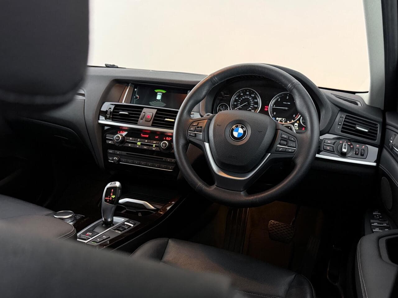 BMW X3 thumbnail Interior Front