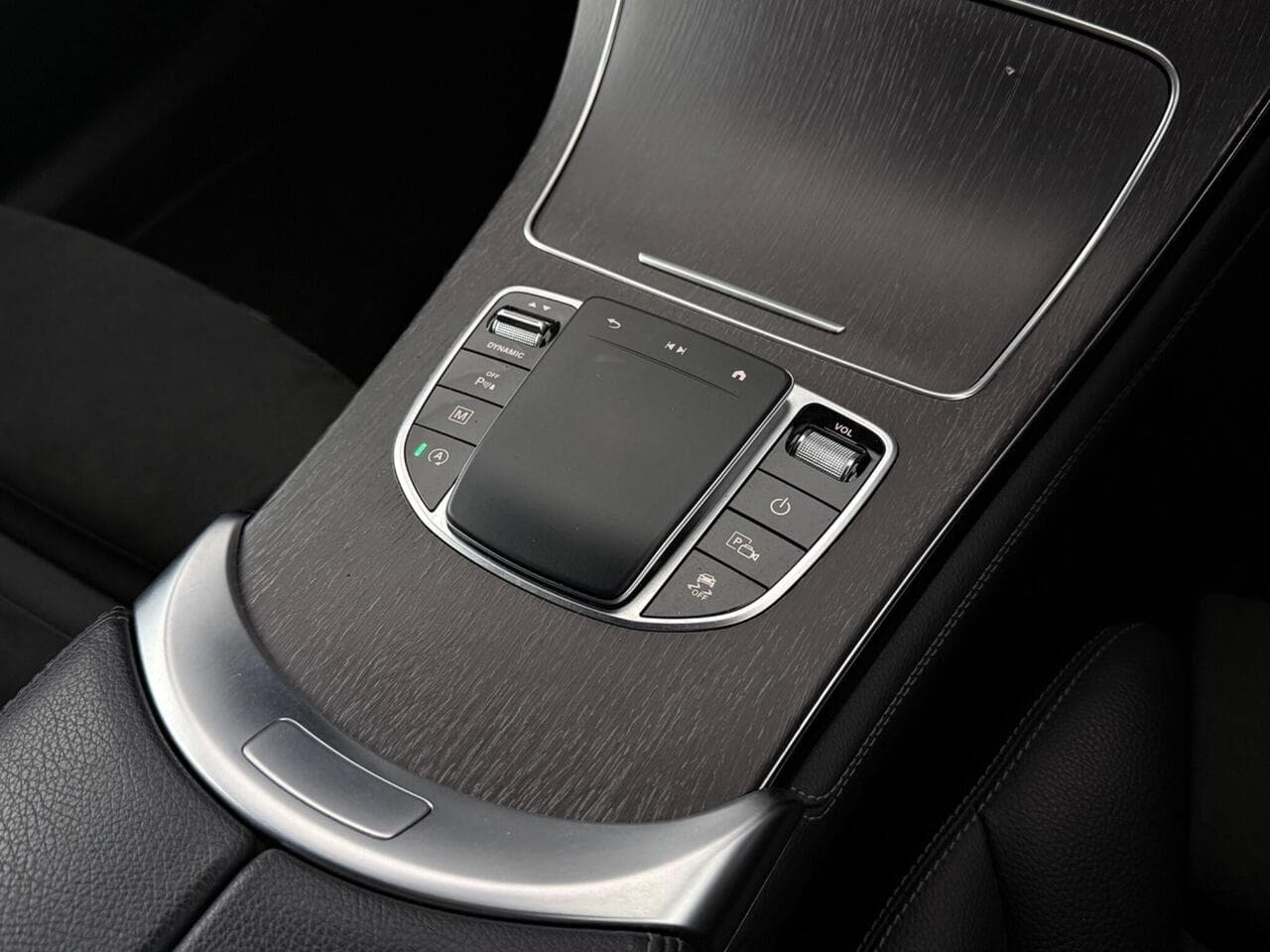 Mercedes-Benz GLC thumbnail Misc Controls