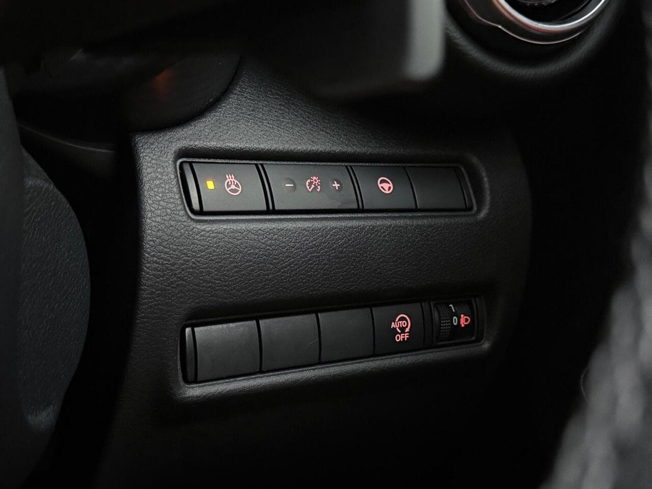 Nissan Juke thumbnail Misc Controls
