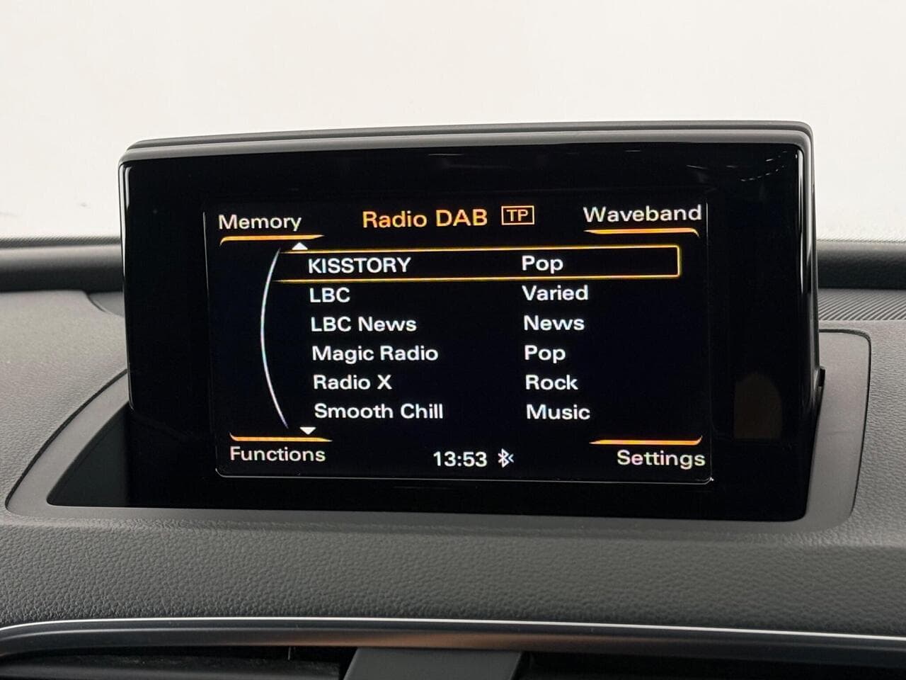 Audi Q3 thumbnail Infotainment System