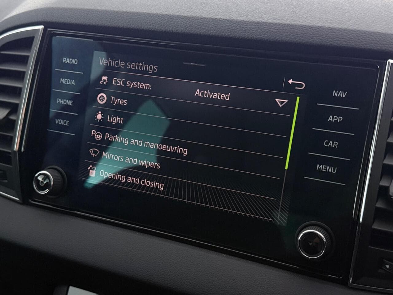 Skoda Karoq thumbnail Infotainment System