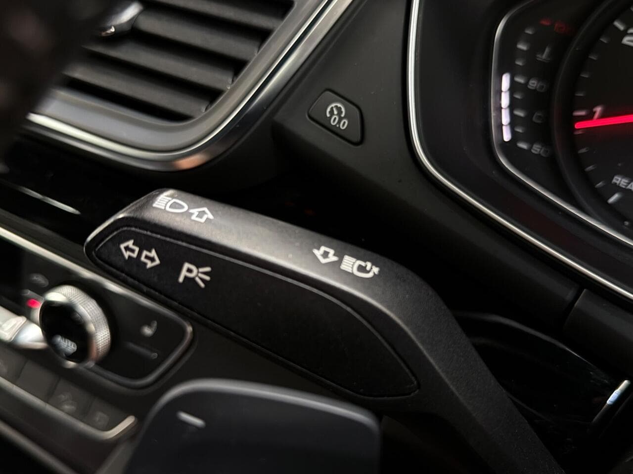 Audi Q5 thumbnail Misc Controls