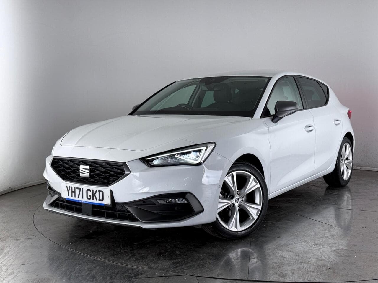 SEAT Leon thumbnail Front Left