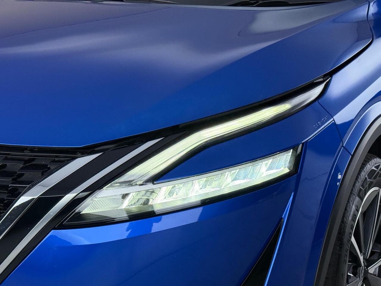 Nissan Qashqai thumbnail Lights Front