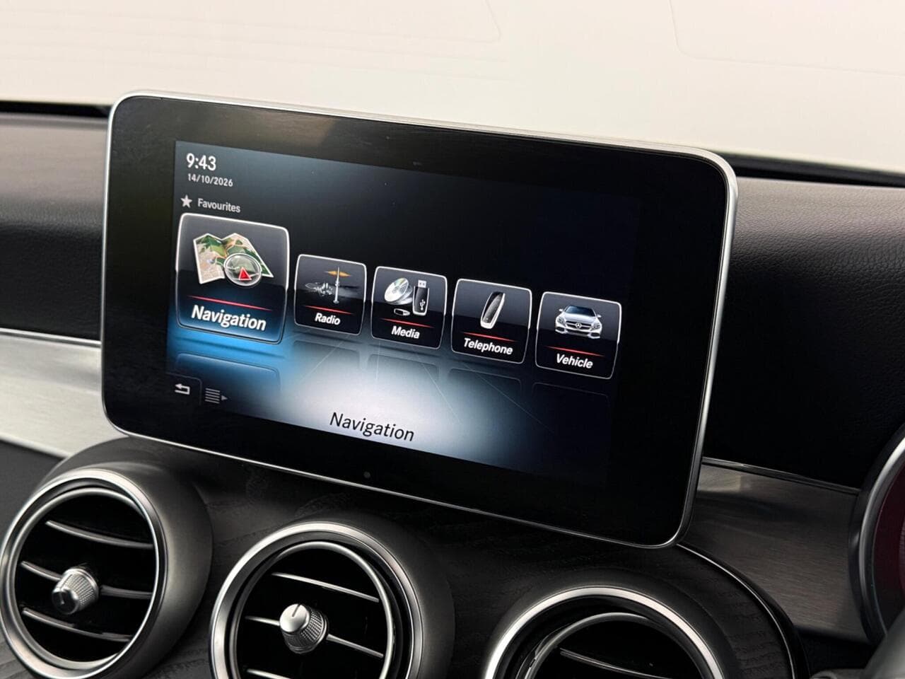 Mercedes-Benz C Class thumbnail Infotainment System