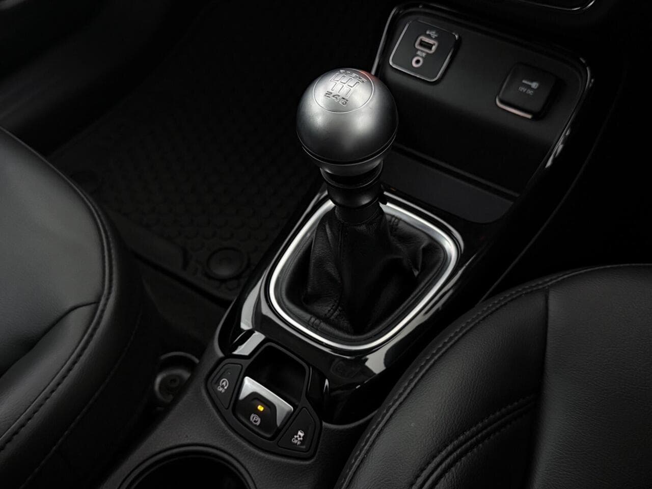 Jeep Compass thumbnail Interior Front
