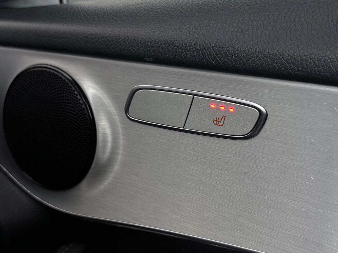 Mercedes-Benz GLC thumbnail Misc Controls