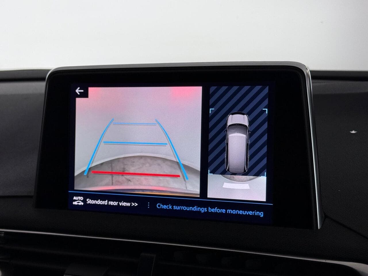 Peugeot 3008 thumbnail Infotainment System