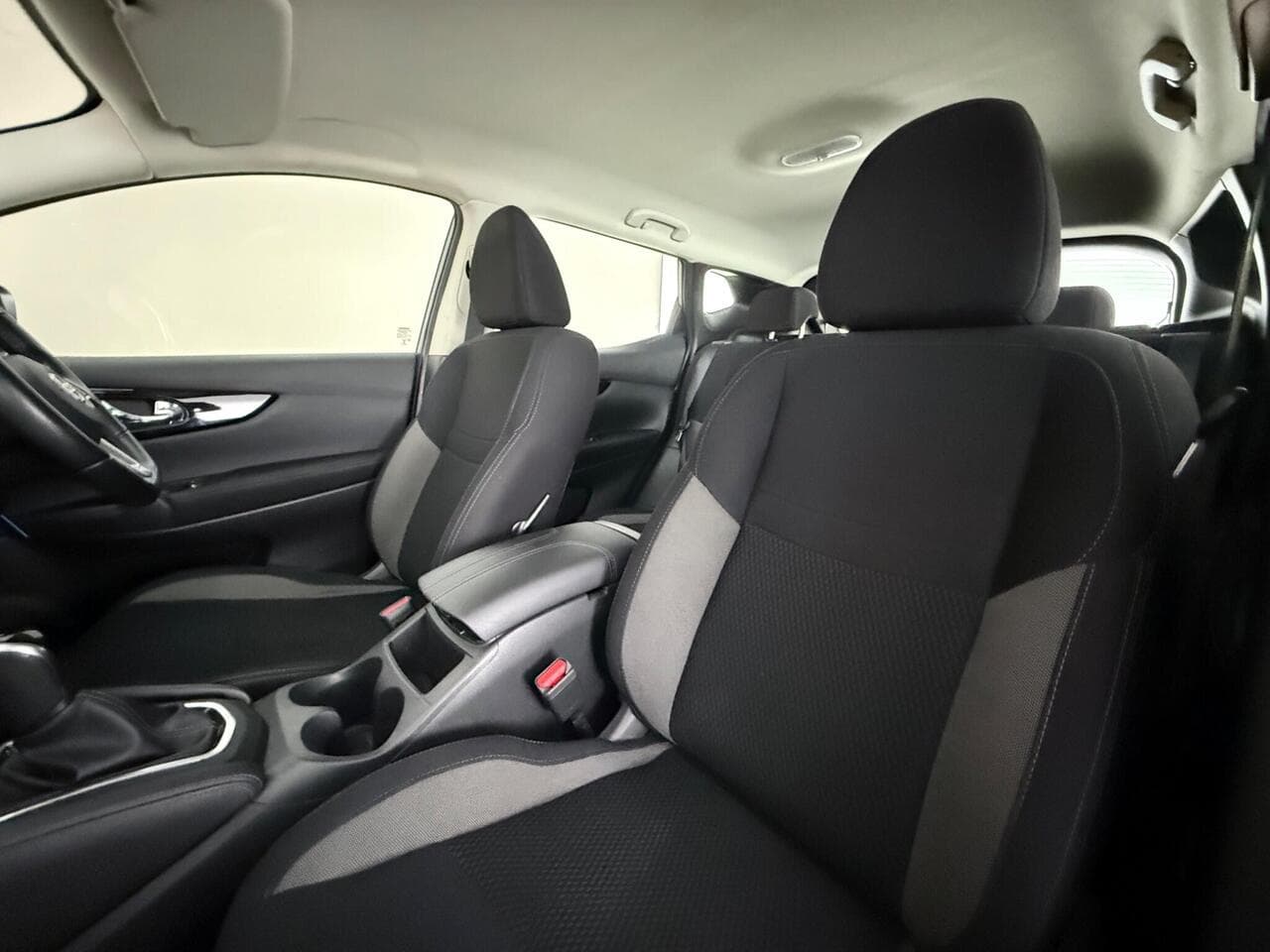 Nissan Qashqai thumbnail Seat Front Passenger