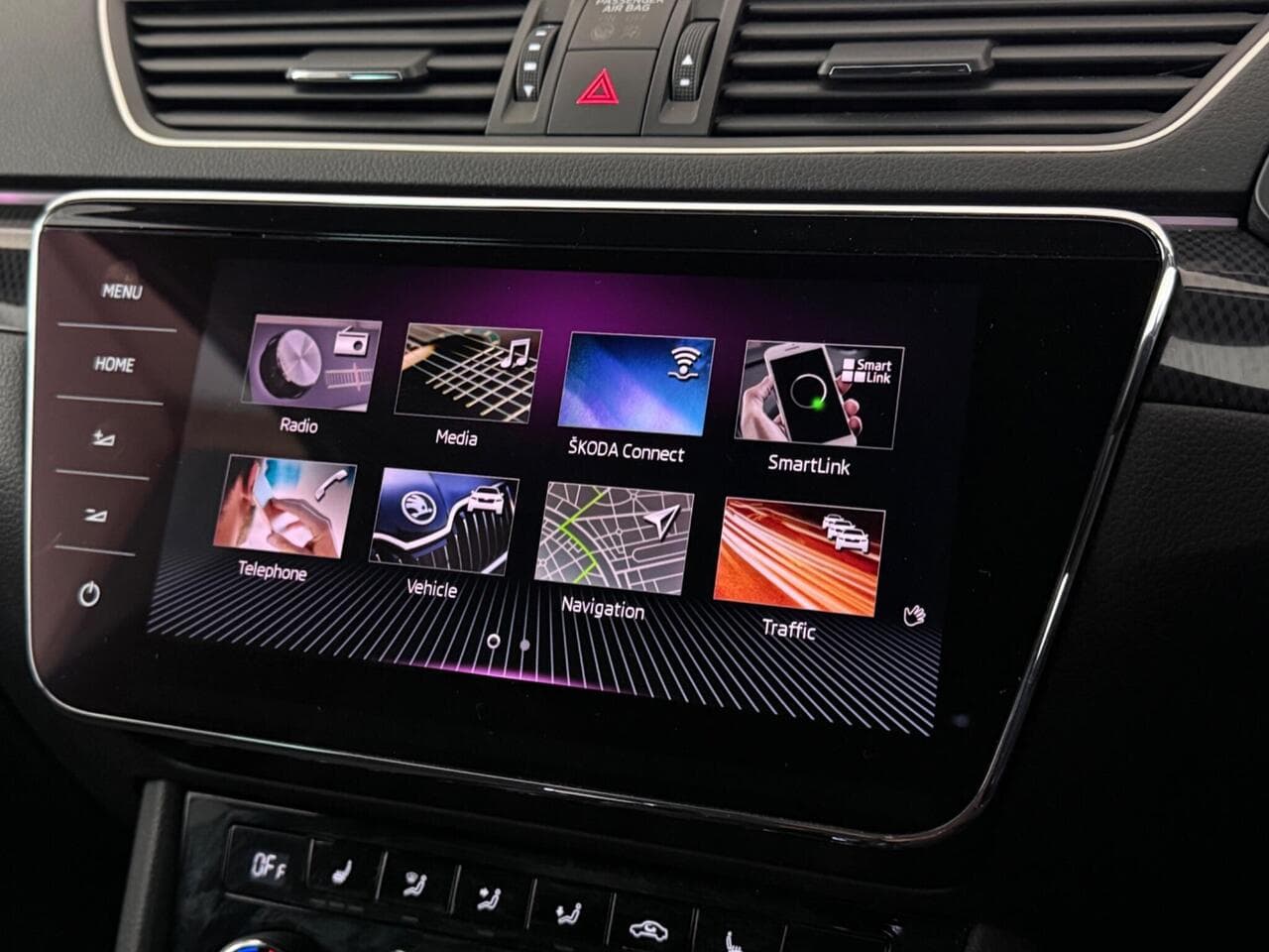 Skoda Superb thumbnail Infotainment System