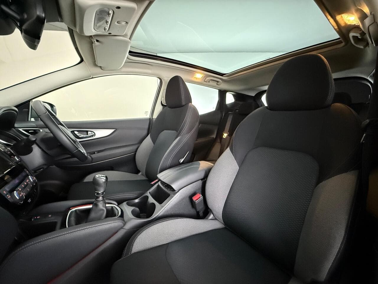 Nissan Qashqai thumbnail Seat Front Passenger