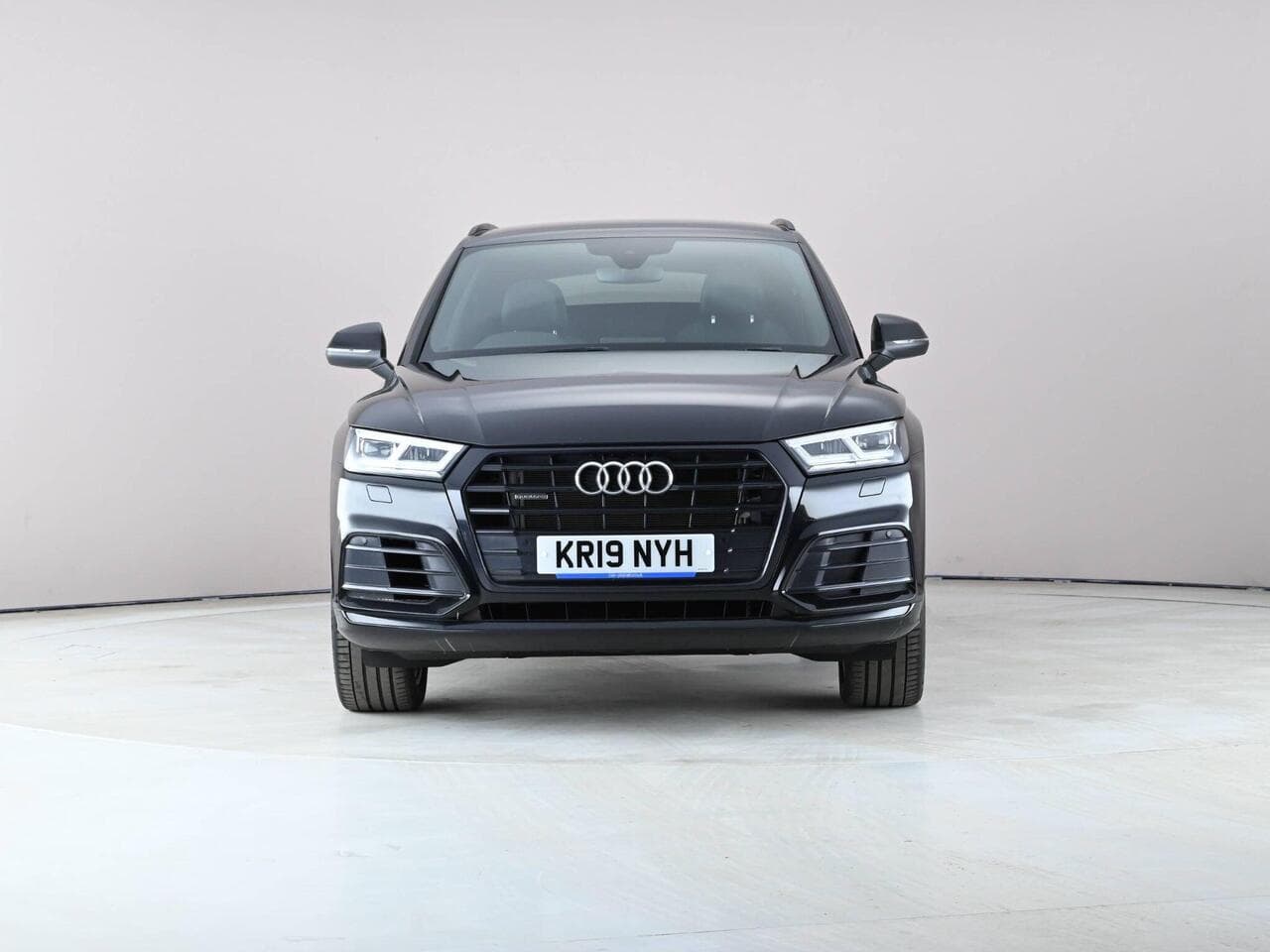 Audi Q5 thumbnail Front
