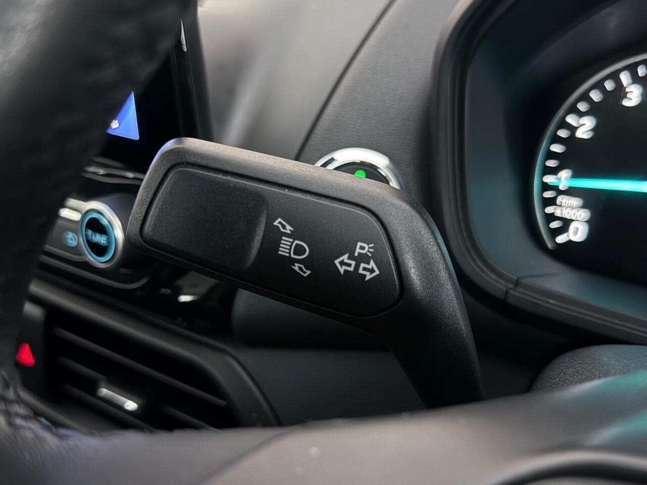 Ford EcoSport thumbnail Misc Controls
