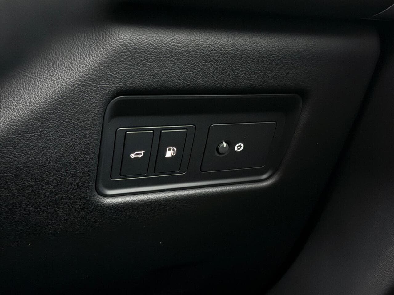 Jaguar F-PACE thumbnail Misc Controls
