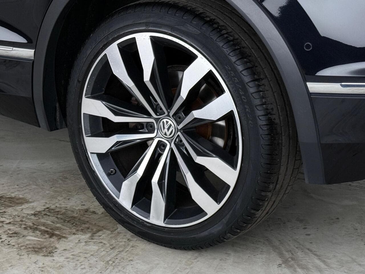 Volkswagen Tiguan thumbnail Wheel
