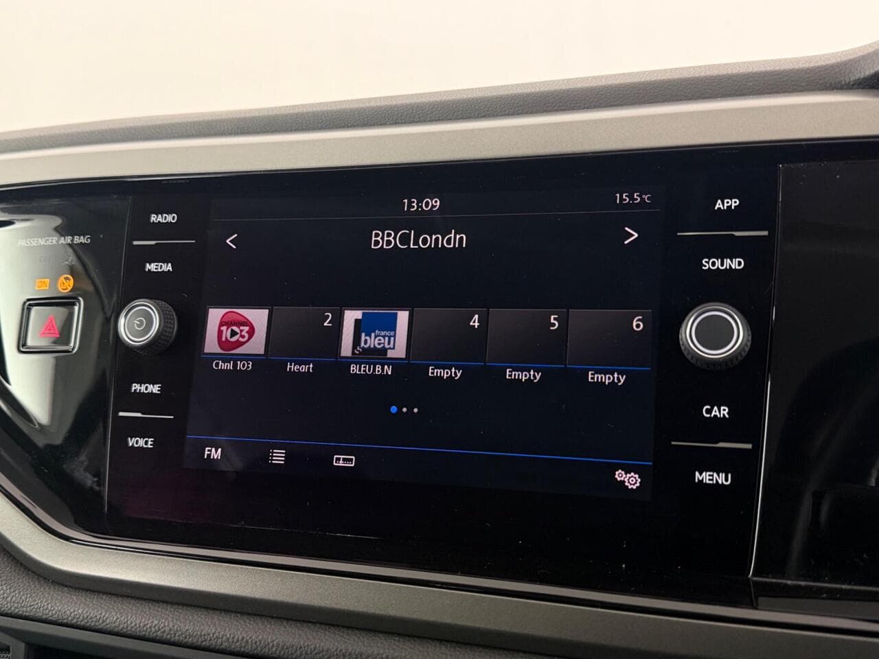 Volkswagen Polo thumbnail Infotainment System