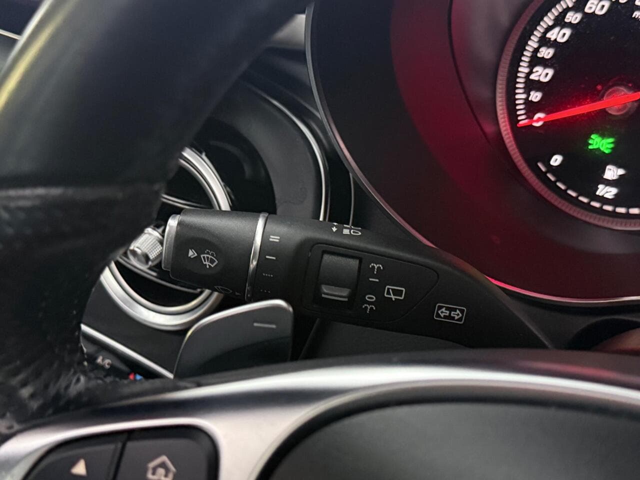 Mercedes-Benz GLC thumbnail Misc Controls