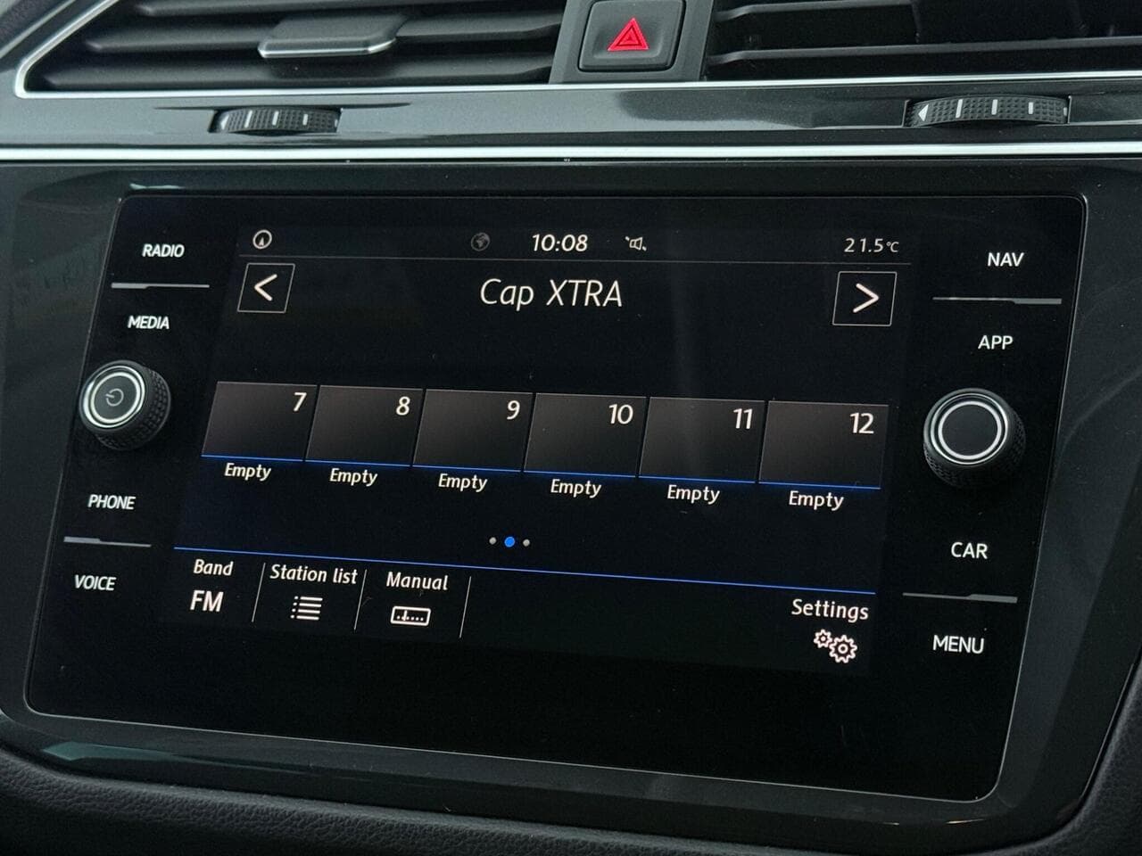 Volkswagen Tiguan thumbnail Infotainment System