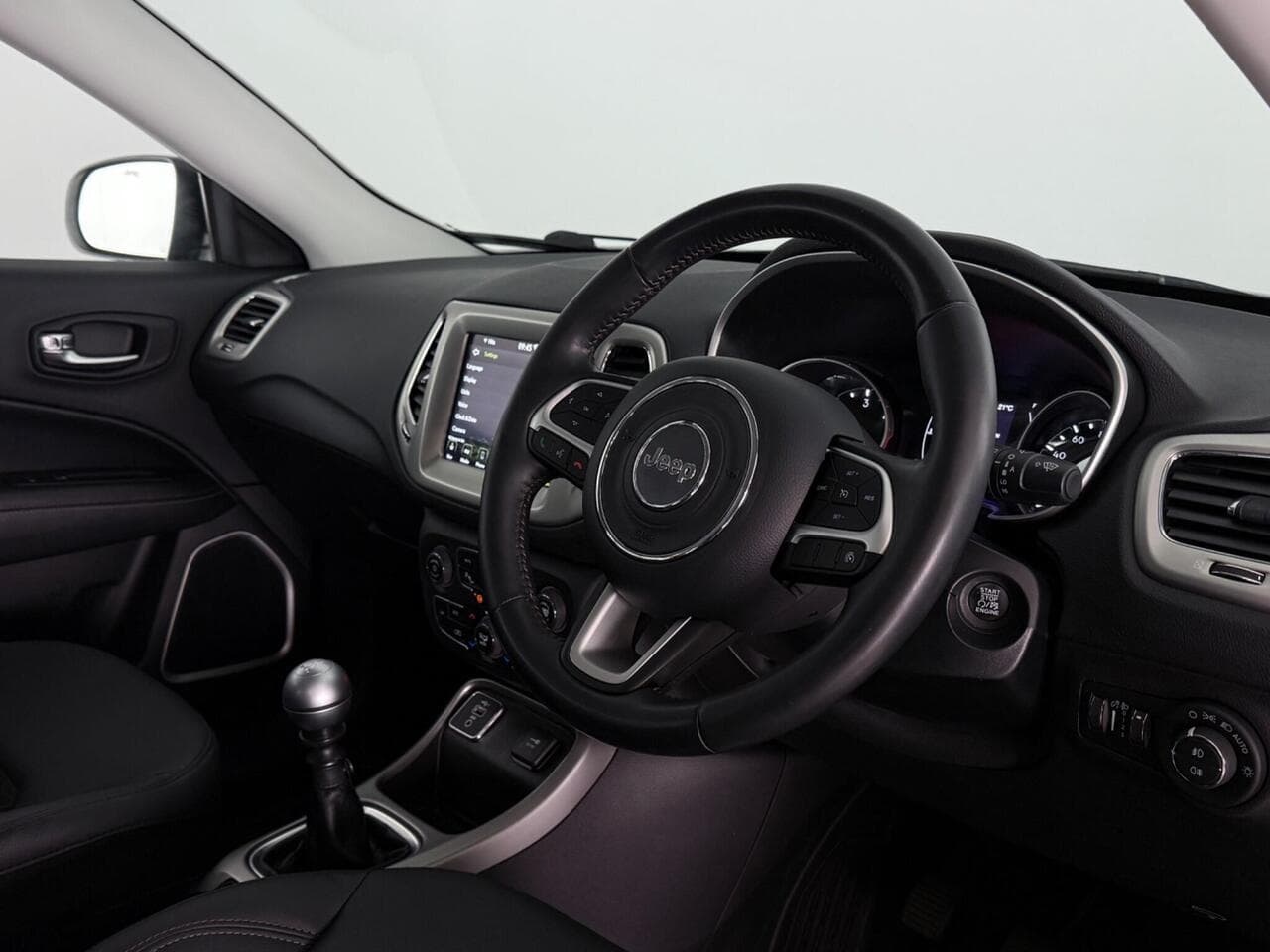 Jeep Compass thumbnail Interior Front