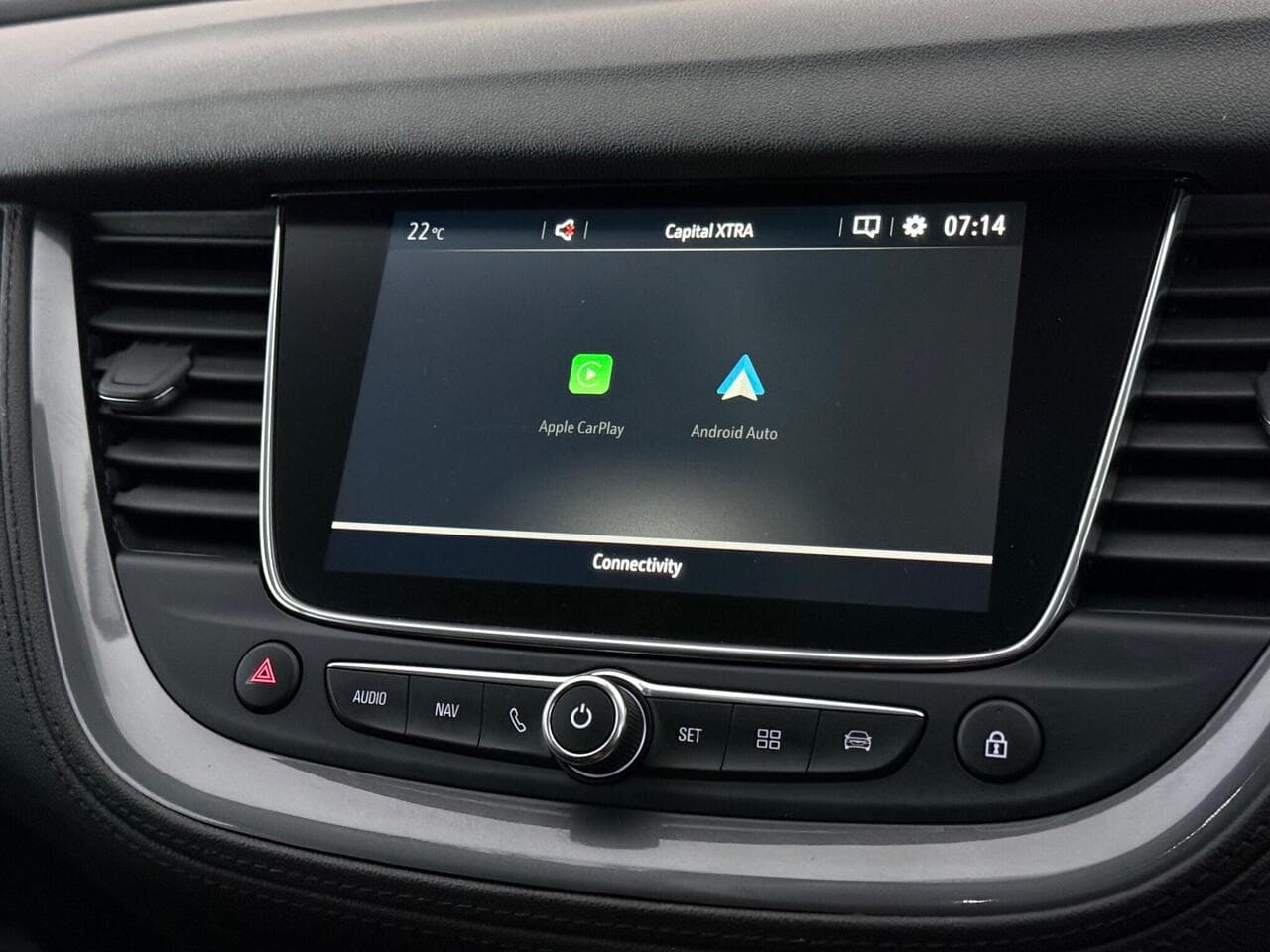 Vauxhall Grandland X thumbnail Infotainment System