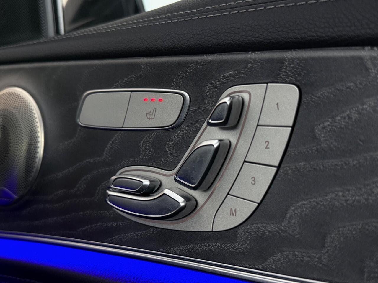 Mercedes-Benz E Class thumbnail Misc Controls
