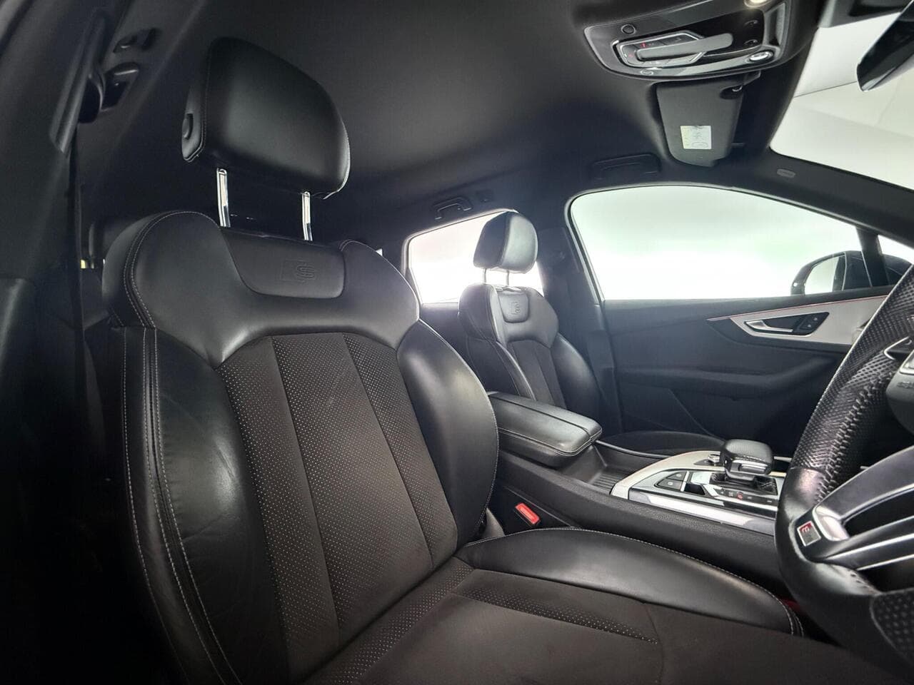 Audi Q7 thumbnail Seat Driver