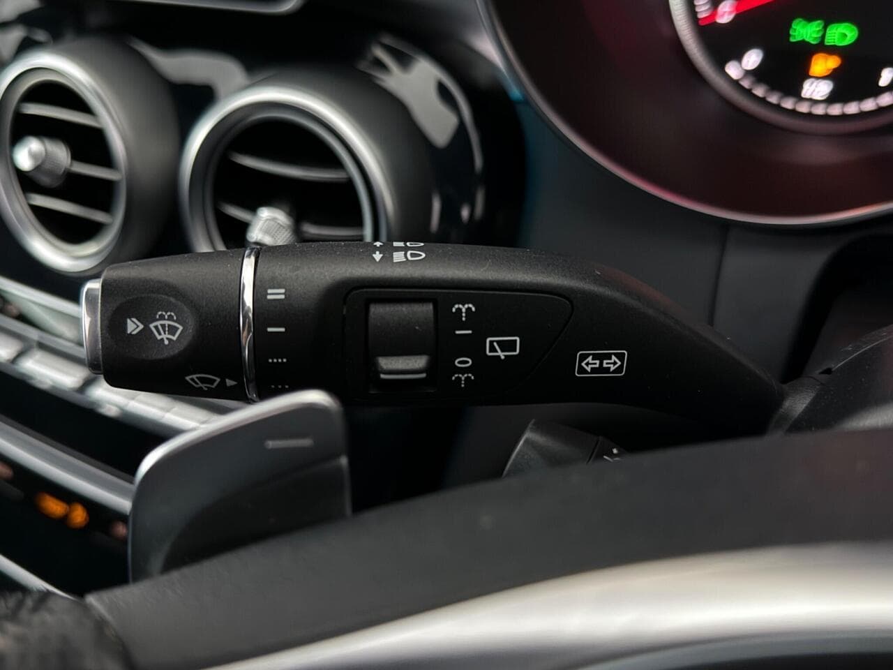 Mercedes-Benz C Class thumbnail Misc Controls