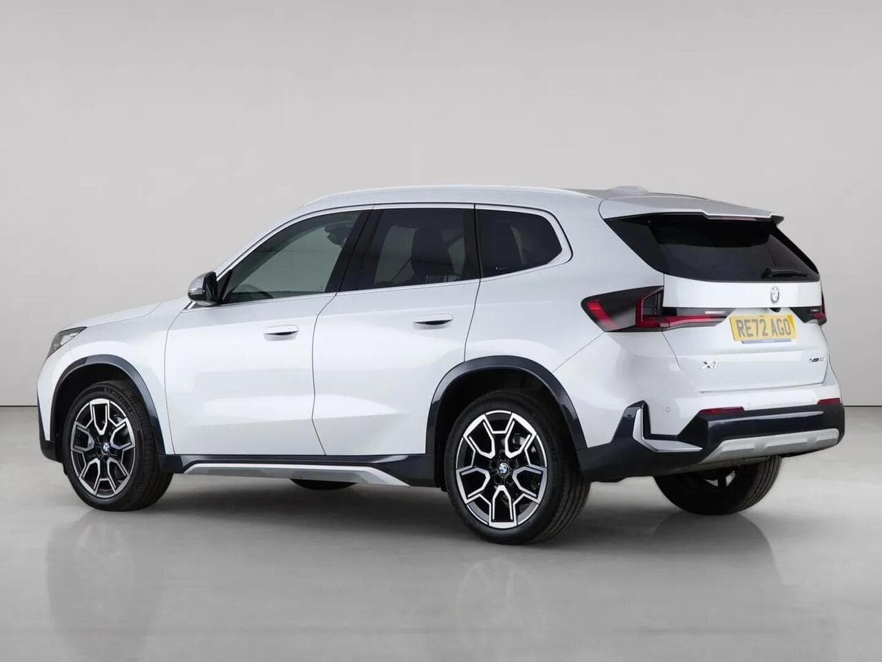 BMW X1 thumbnail Side Left