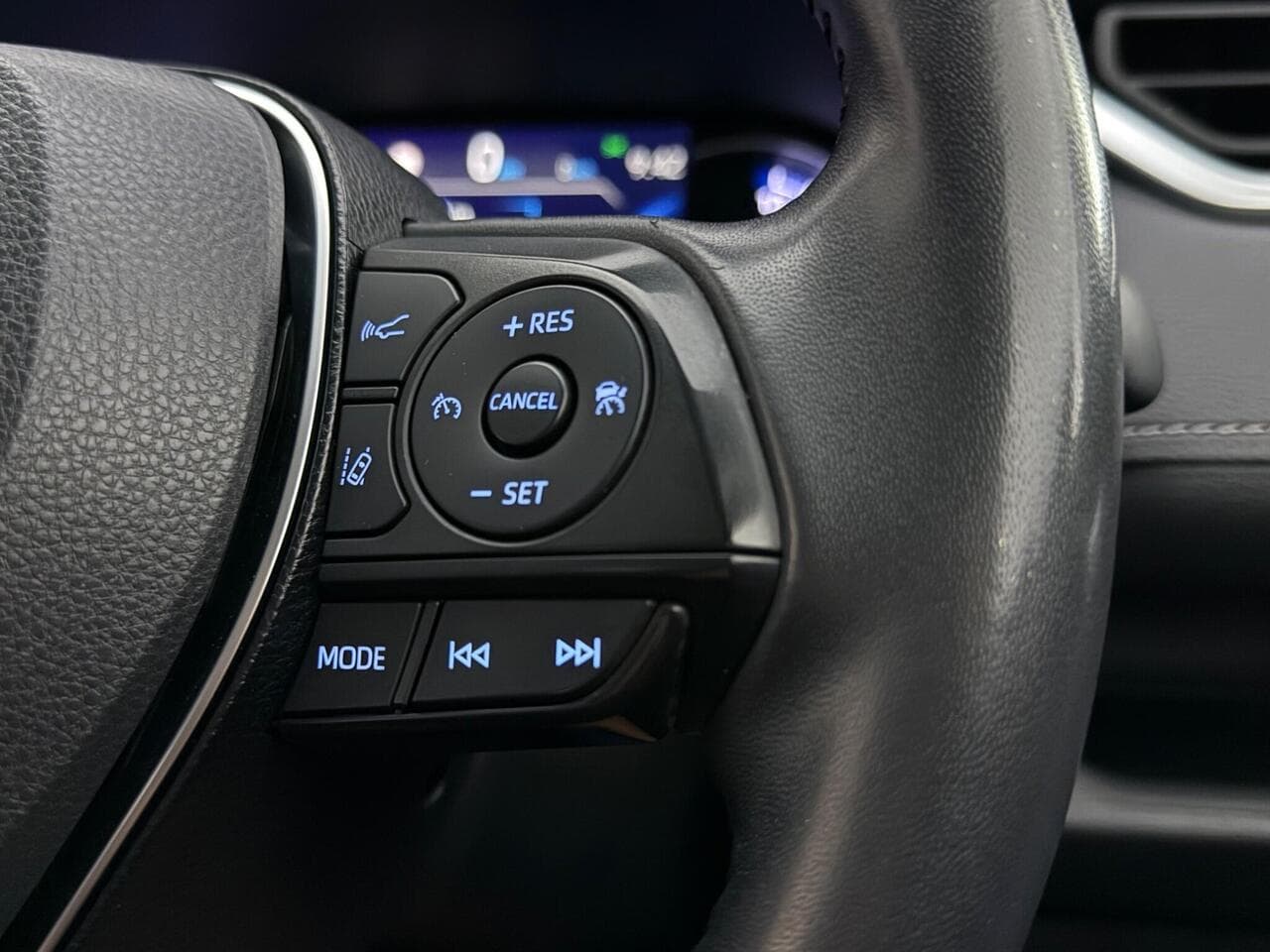 Toyota RAV4 thumbnail Misc Controls