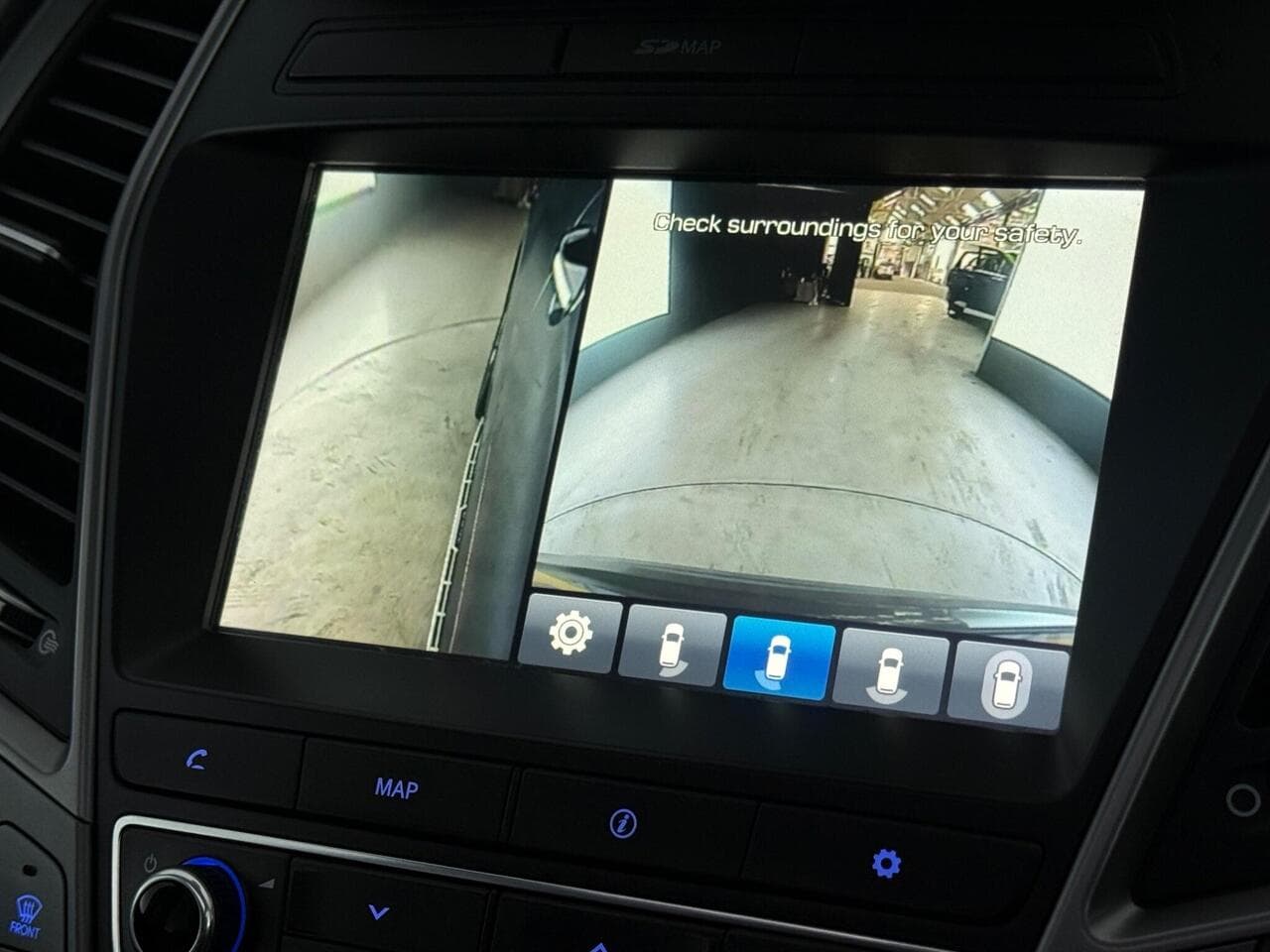 Hyundai Santa Fe thumbnail Infotainment System