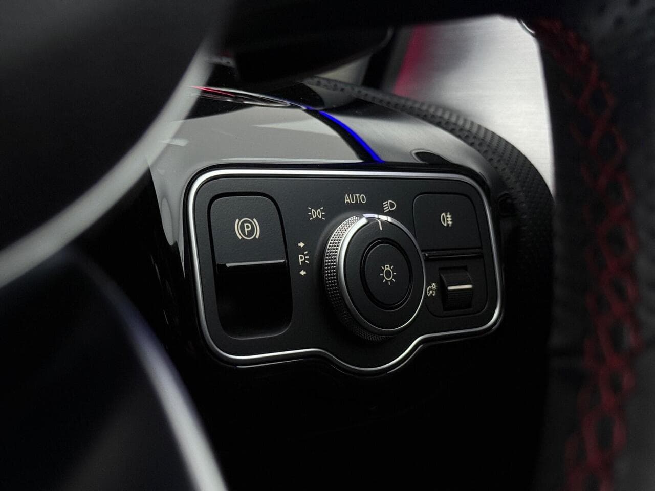 Mercedes-Benz CLA thumbnail Misc Controls