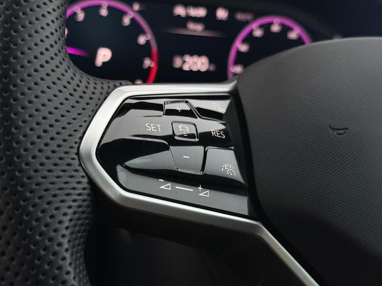 Volkswagen Tiguan thumbnail Misc Controls
