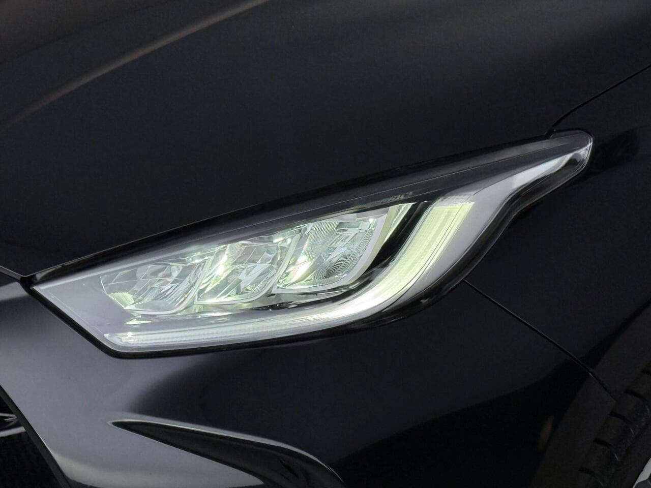 Toyota Yaris thumbnail Lights Front