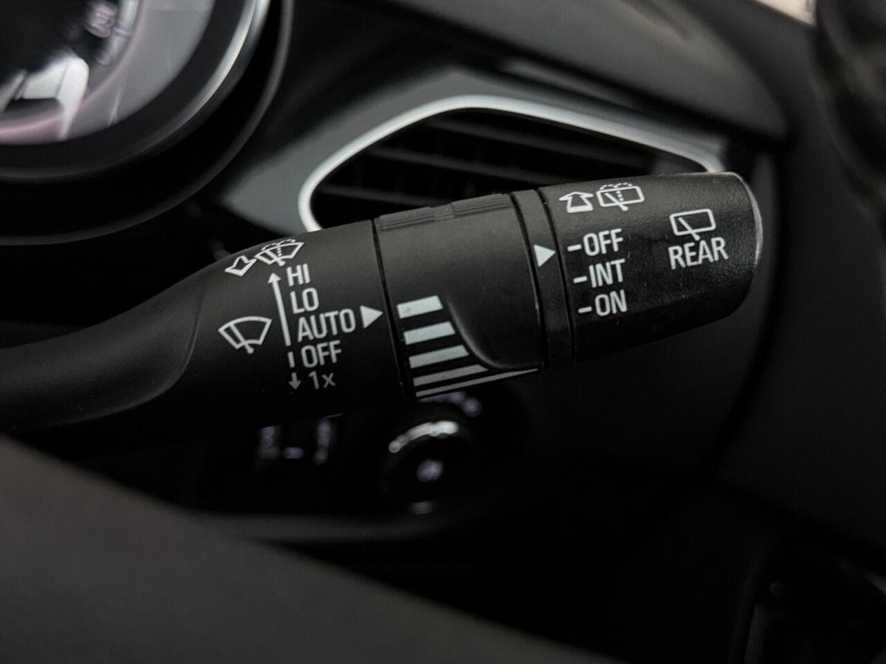 Vauxhall Astra thumbnail Misc Controls