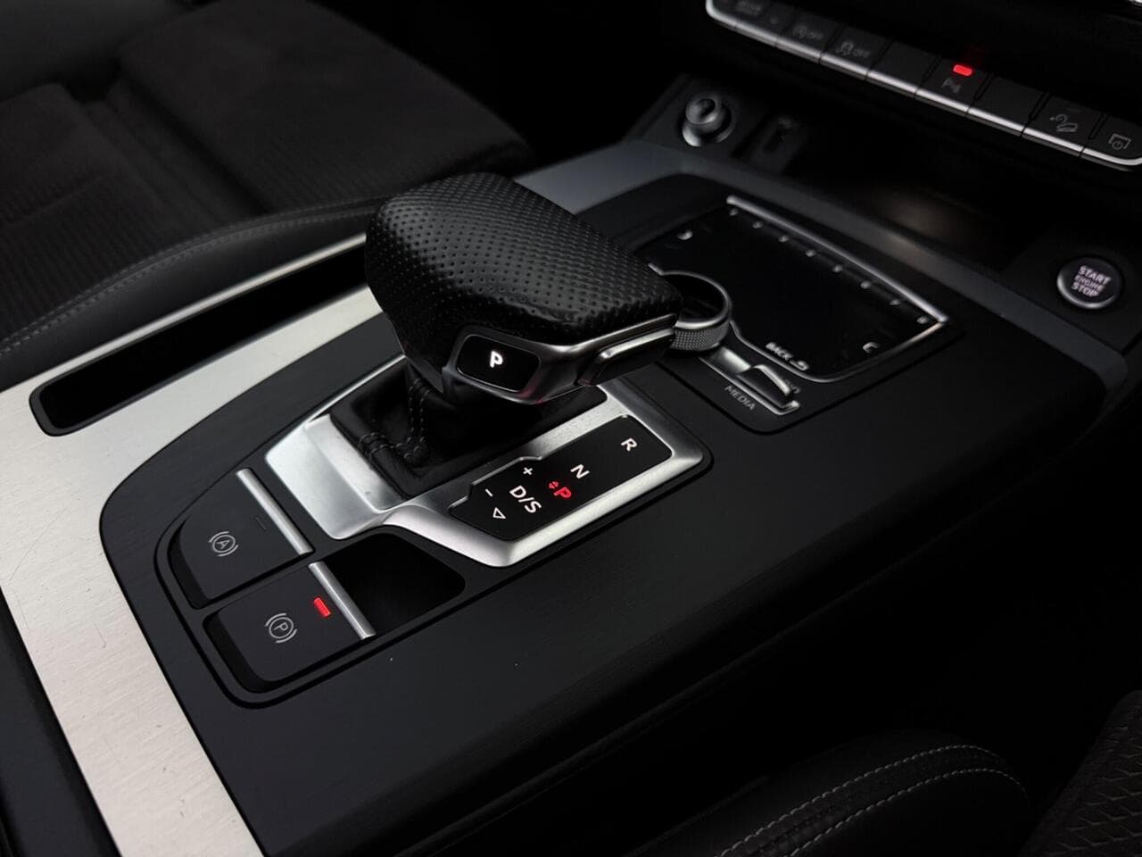 Audi Q5 thumbnail Misc Controls