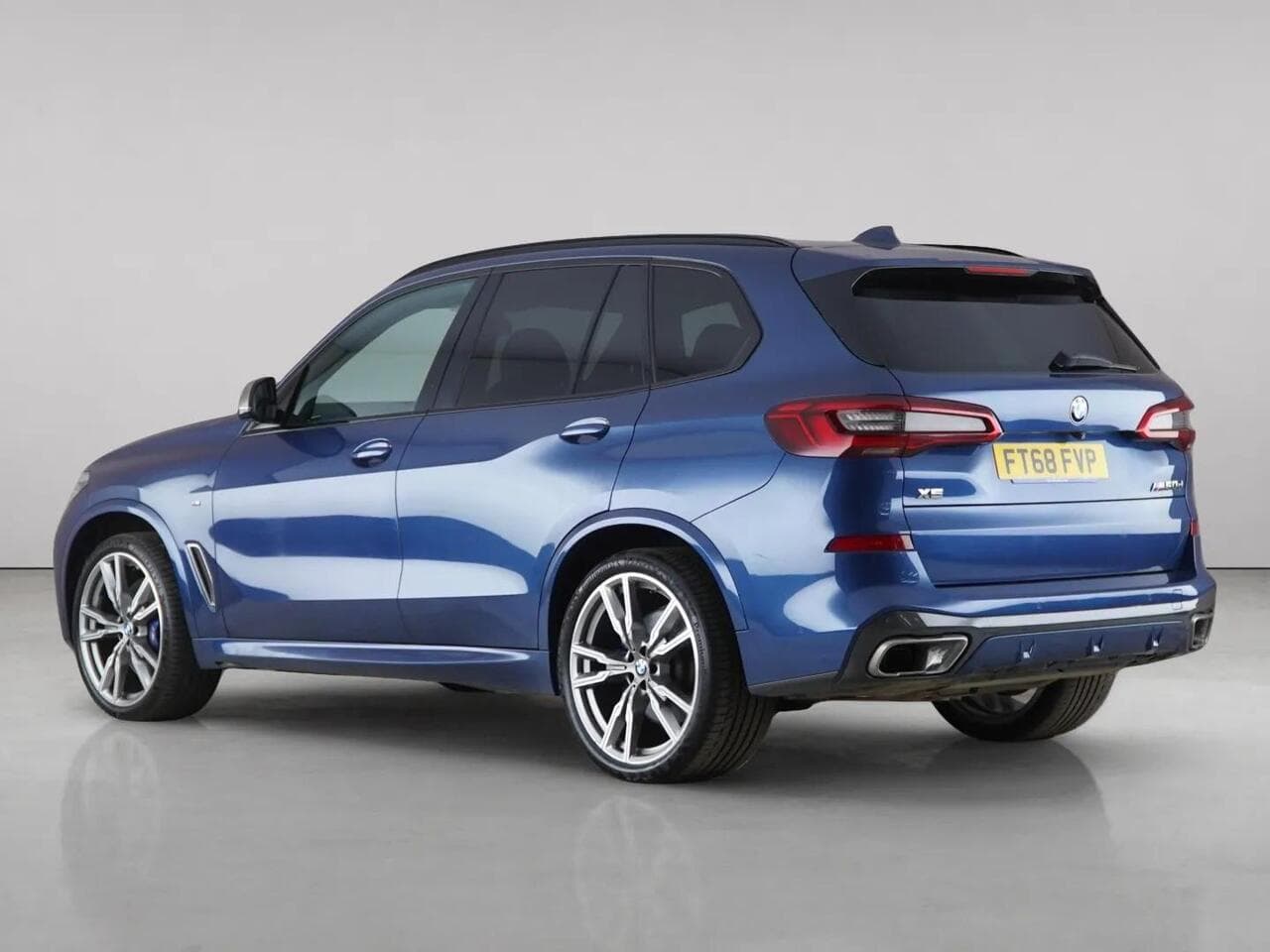 BMW X5 thumbnail Rear Left