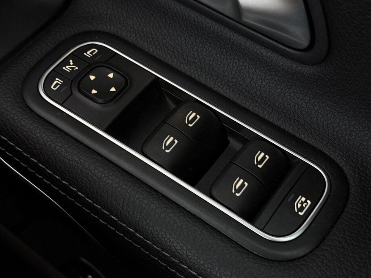 Mercedes-Benz A Class thumbnail Misc Controls