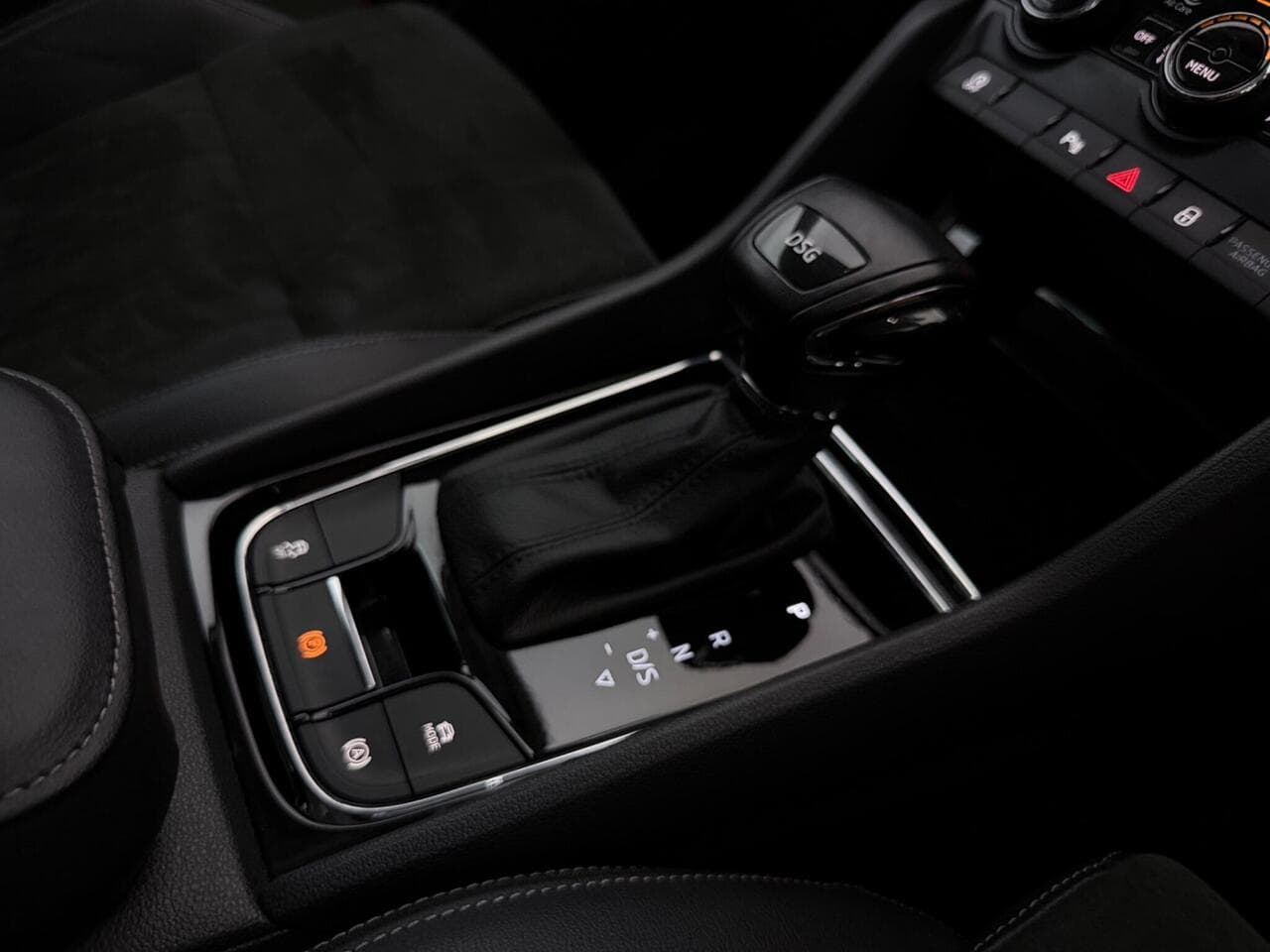 Skoda Karoq thumbnail Interior Front