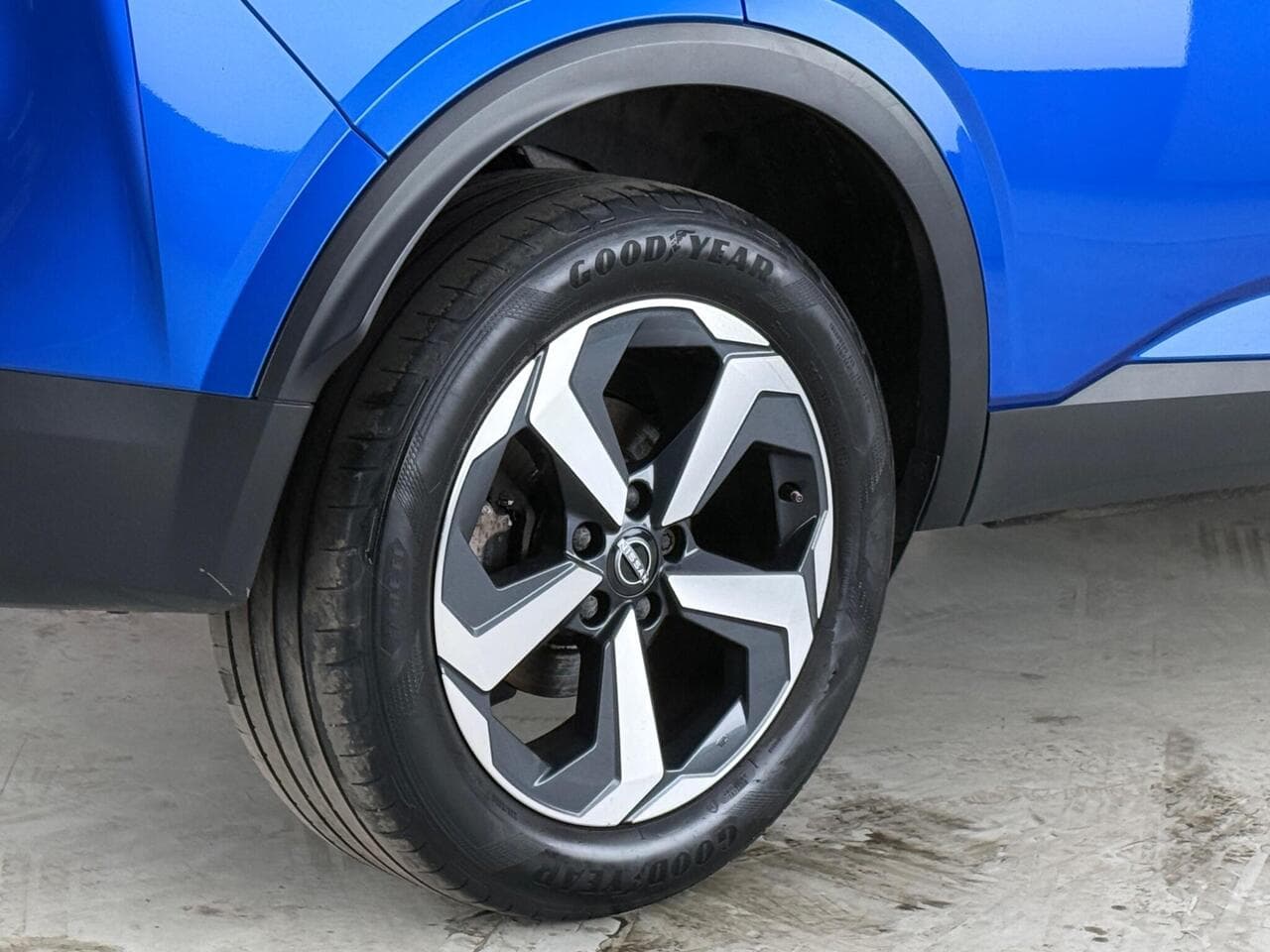 Nissan Qashqai thumbnail Wheel