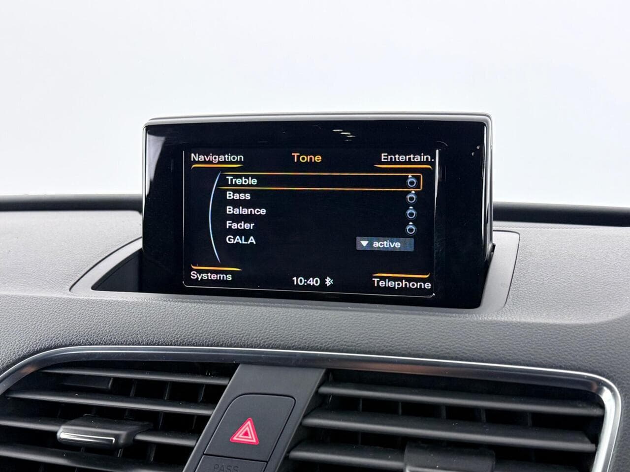 Audi Q3 thumbnail Infotainment System