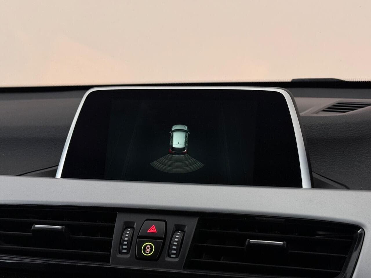 BMW X1 thumbnail Infotainment System