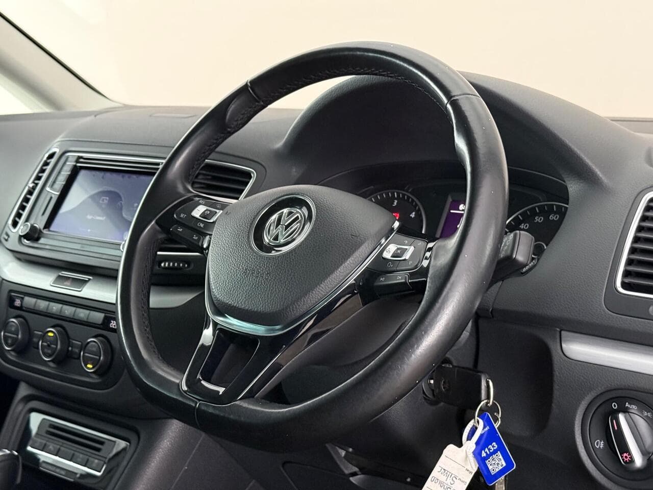 Volkswagen Sharan thumbnail Steering Wheel