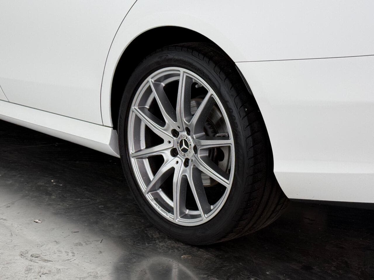 Mercedes-Benz E Class thumbnail Wheel