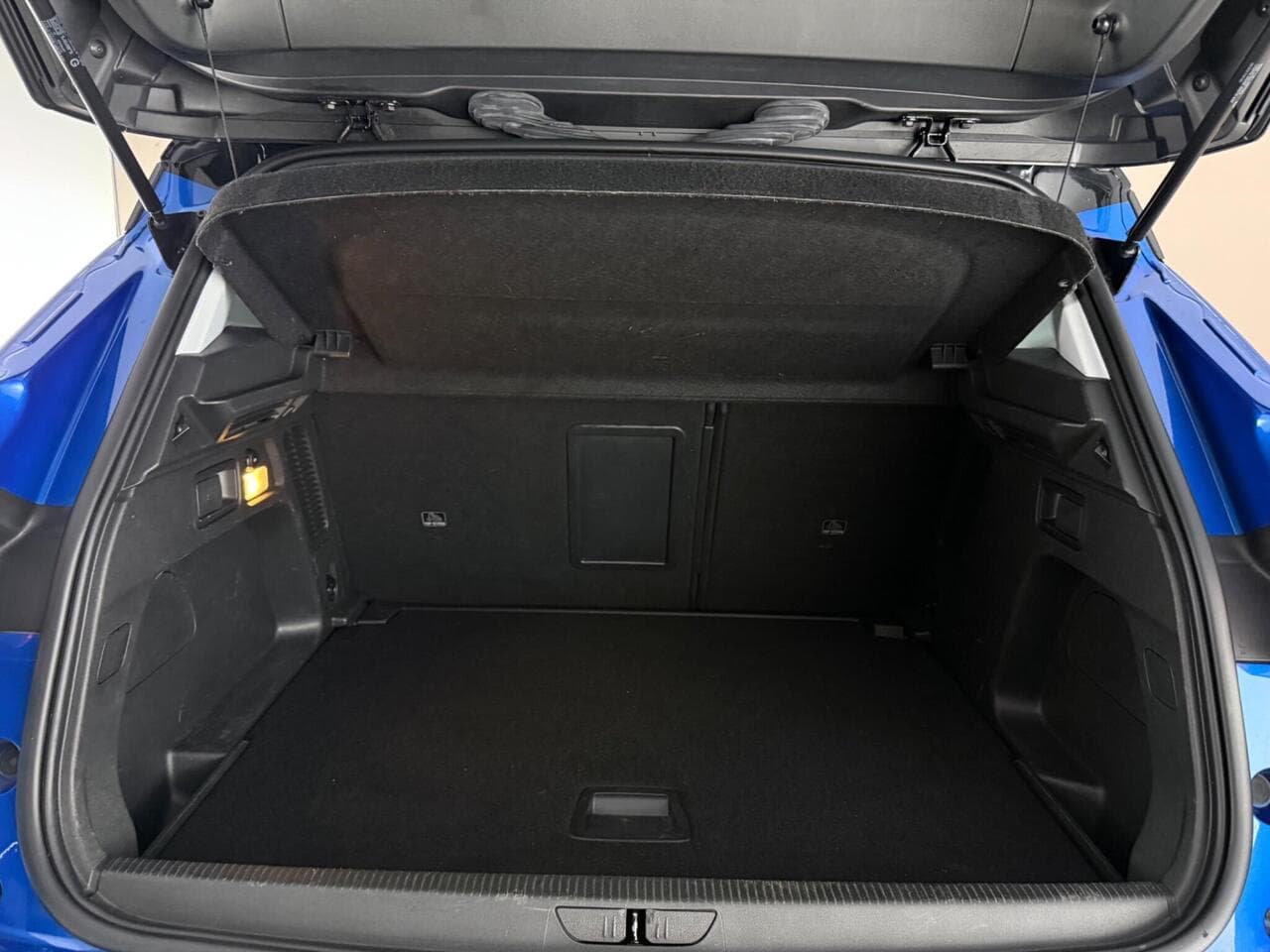 Vauxhall Grandland X thumbnail Boot