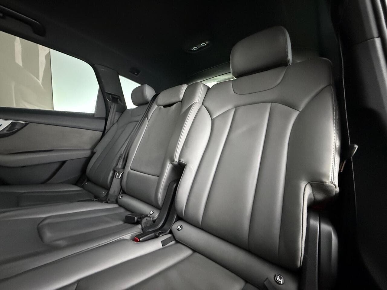 Audi Q7 thumbnail Seats Rear