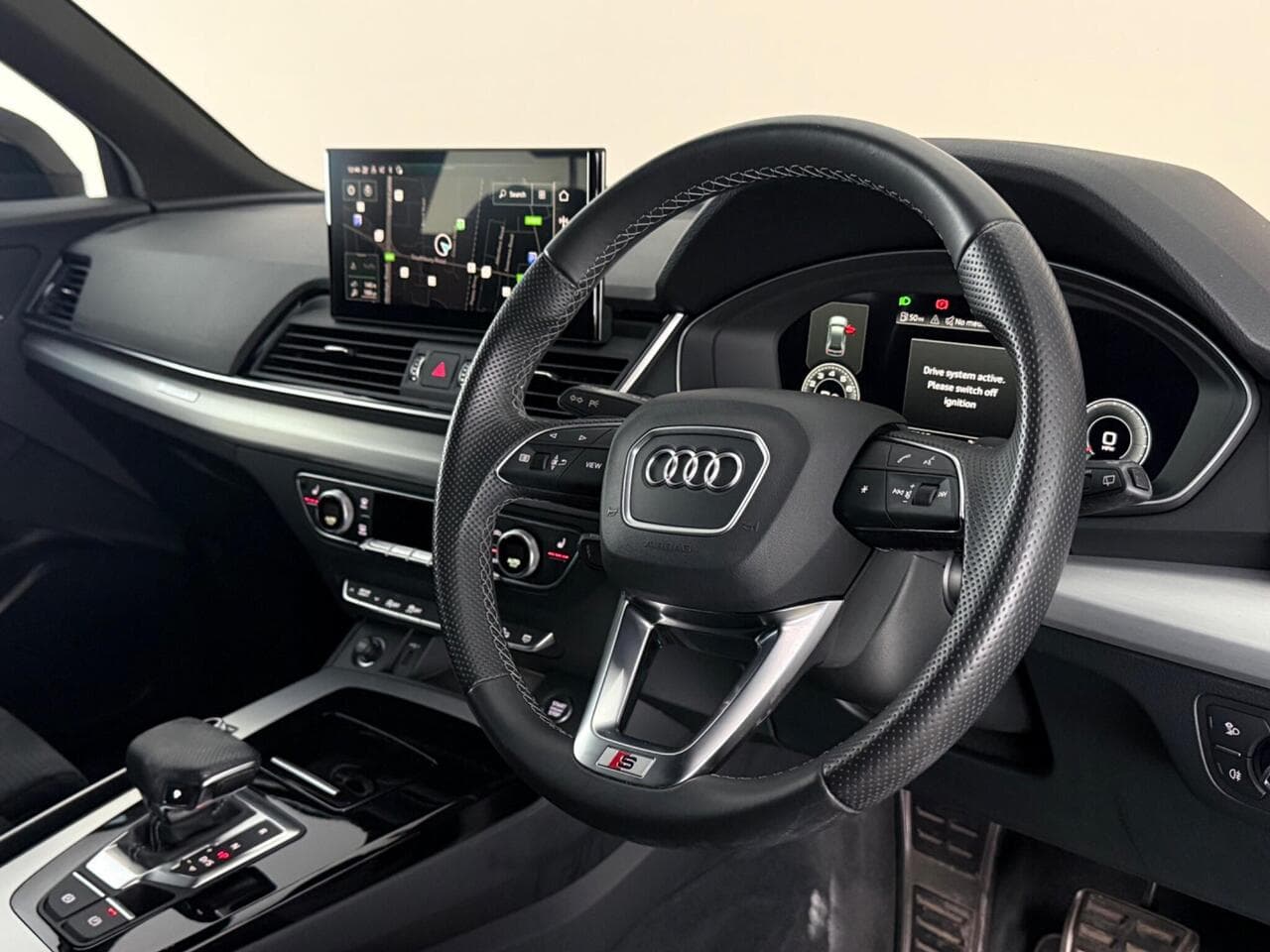 Audi Q5 thumbnail Steering Wheel