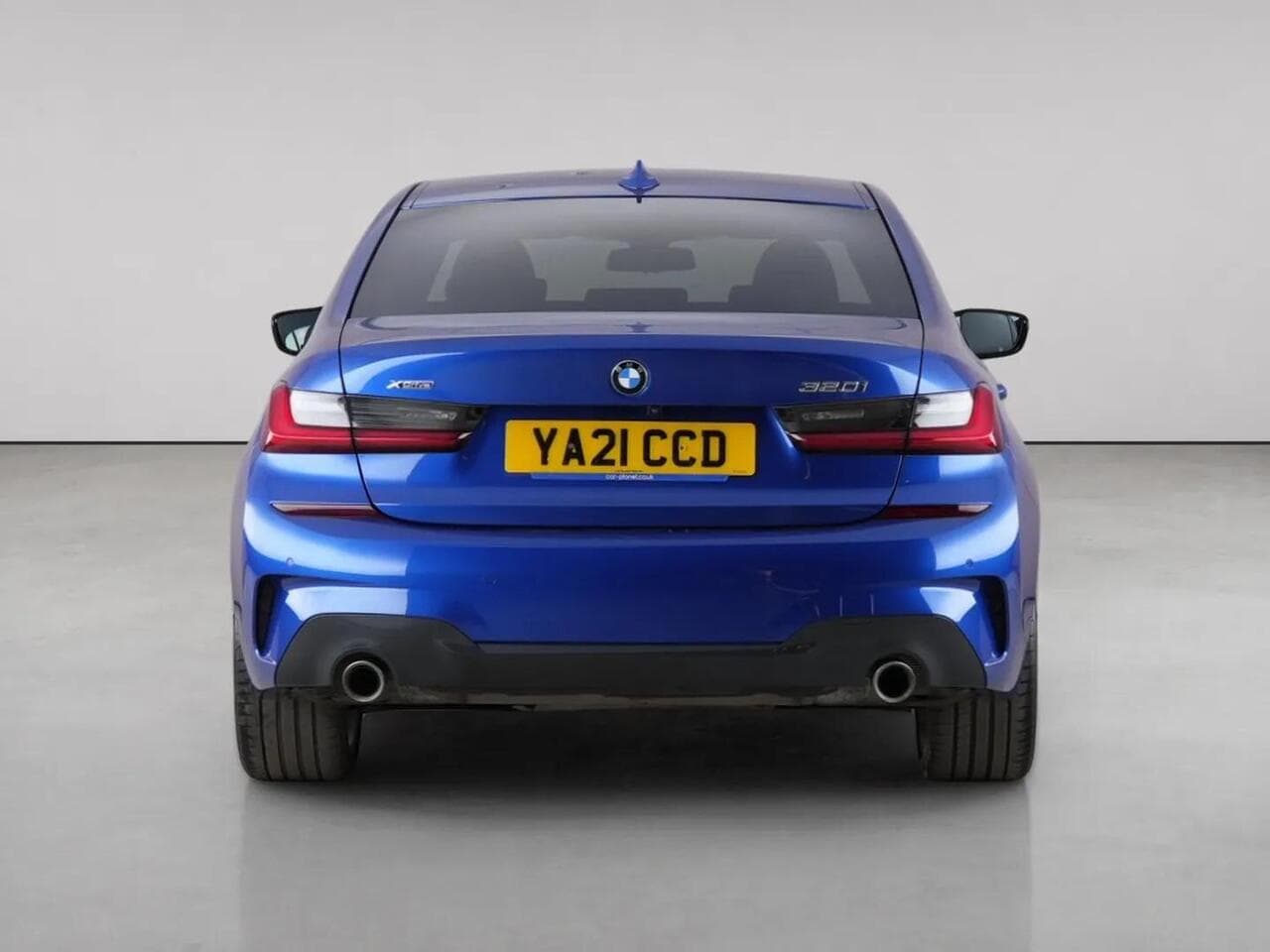 BMW 3 Series thumbnail Rear