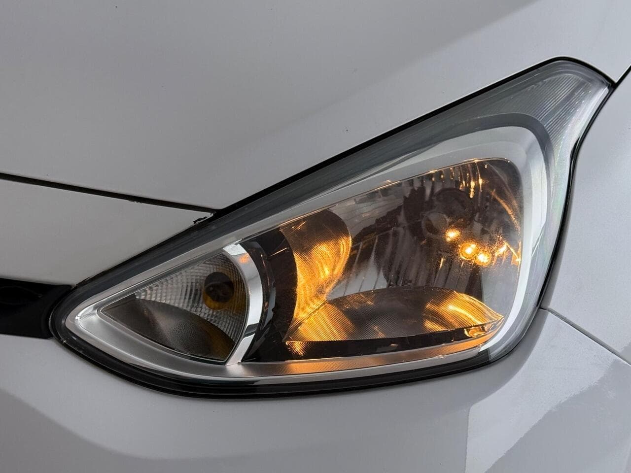 Hyundai i10 thumbnail Lights Front