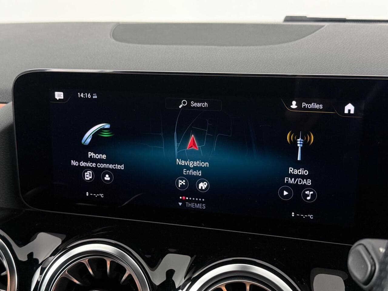 Mercedes-Benz GLA thumbnail Infotainment System