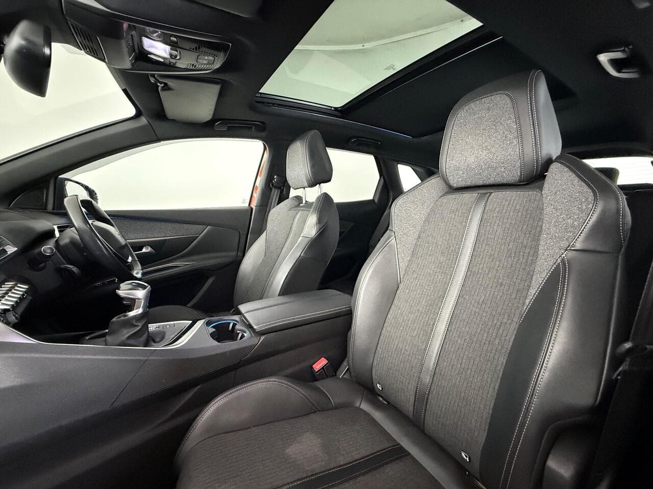 Peugeot 3008 thumbnail Seat Front Passenger